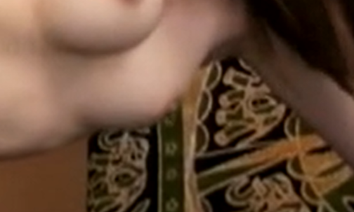 バックから挿入されながらも勃起乳首をキープ　拡大