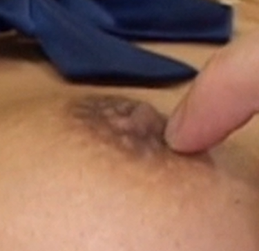 陥没乳首をいじられる夏川未来　拡大